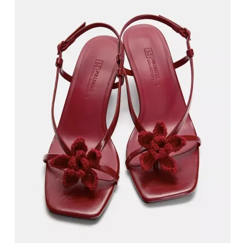 Tacones rojos detalle flor bordada Pull&Bear's photo #2