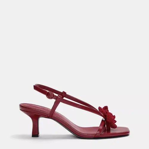 Tacones rojos detalle flor bordada Pull&Bear's photo #1