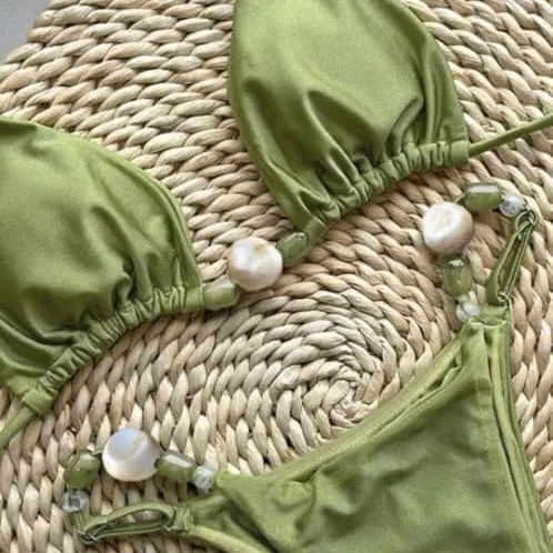 Bikini con piedras's photo #1