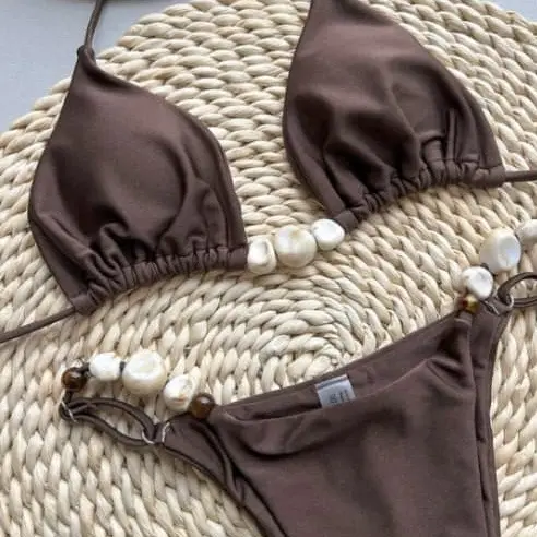 Bikini con piedras's photo #1