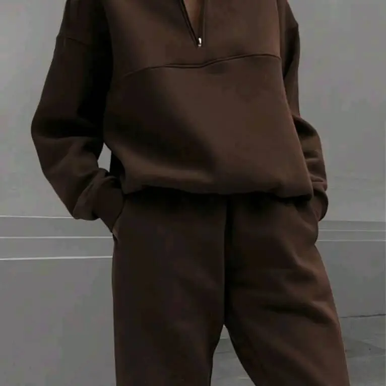 Conjunto abrigo + jogger de invierno — imagen 4