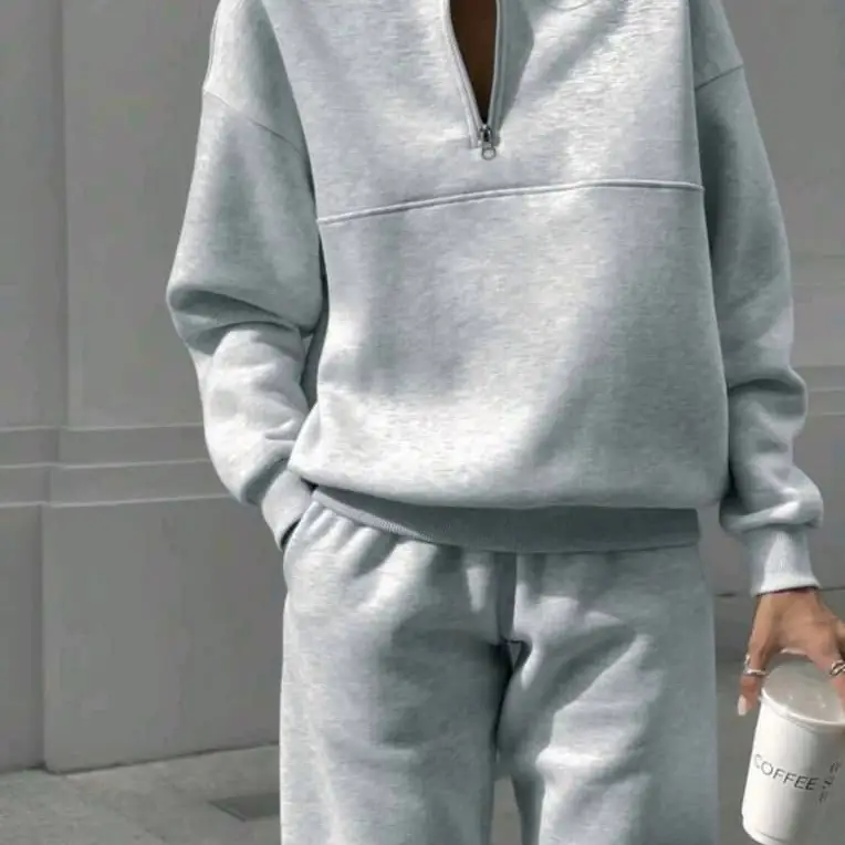 Conjunto abrigo + jogger de invierno — imagen 1