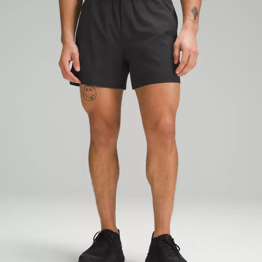 Short lululemon de hombre — imagen 2