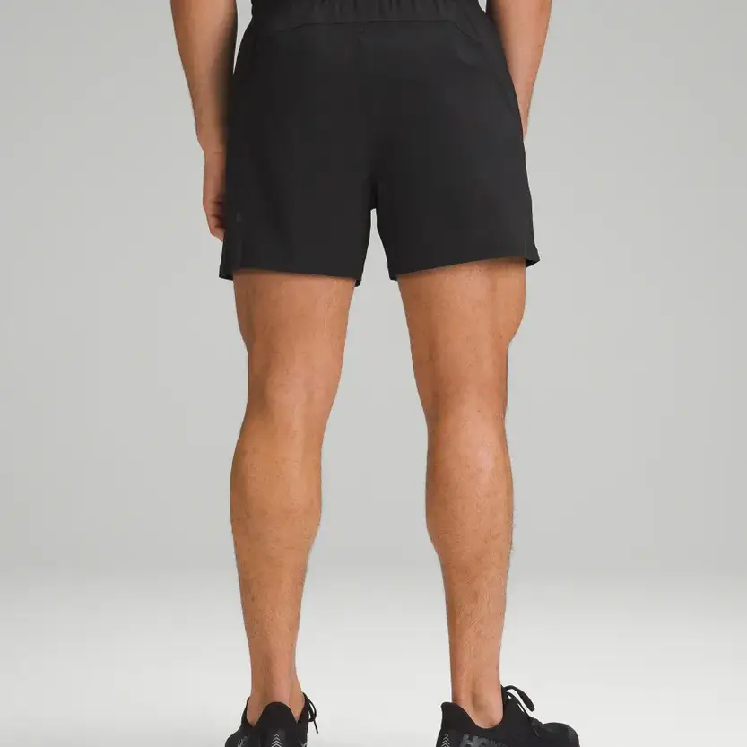Short lululemon de hombre — imagen 3