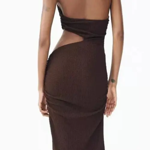 Vestido con textura cut out Zara — imagen 4