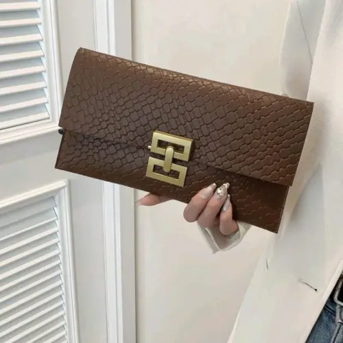 Bolso tipo sobre — imagen 1