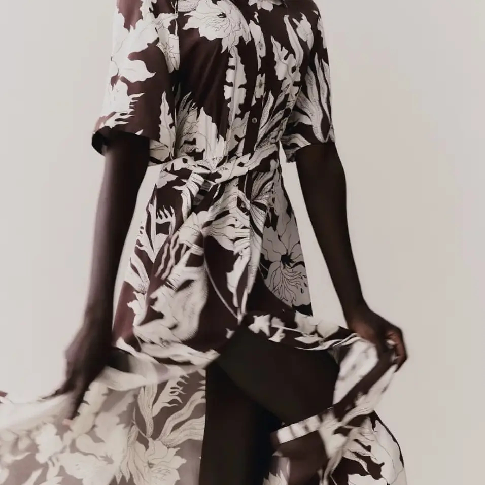 Vestido carmelita floreado — imagen 3