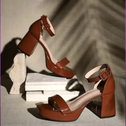 Tacones charol — imagen 1