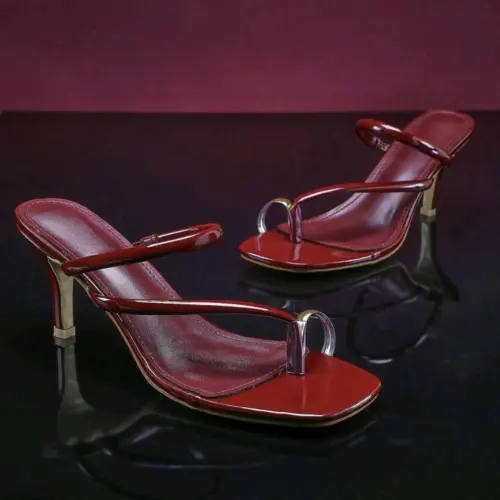 Sandalias charoladas detalle dorado — imagen 1