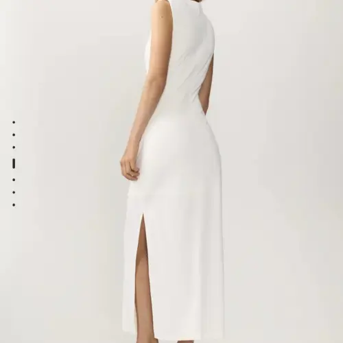 Vestido fruncido con hombreras Lefties — imagen 1