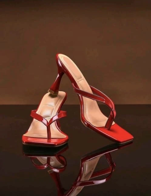Tacones kitten rojo charol's foto | Gigi’s Place |  BizneCubano