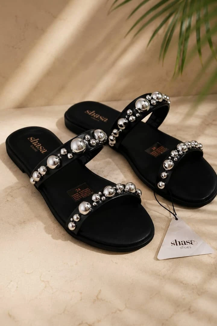 Sandalias con detalles plateados's foto | Gigi’s Place |  BizneCubano