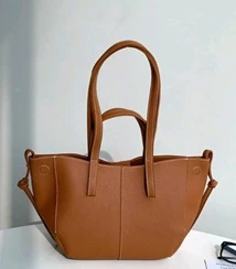 Bolso mediano doble asas's foto | Gigi’s Place |  BizneCubano