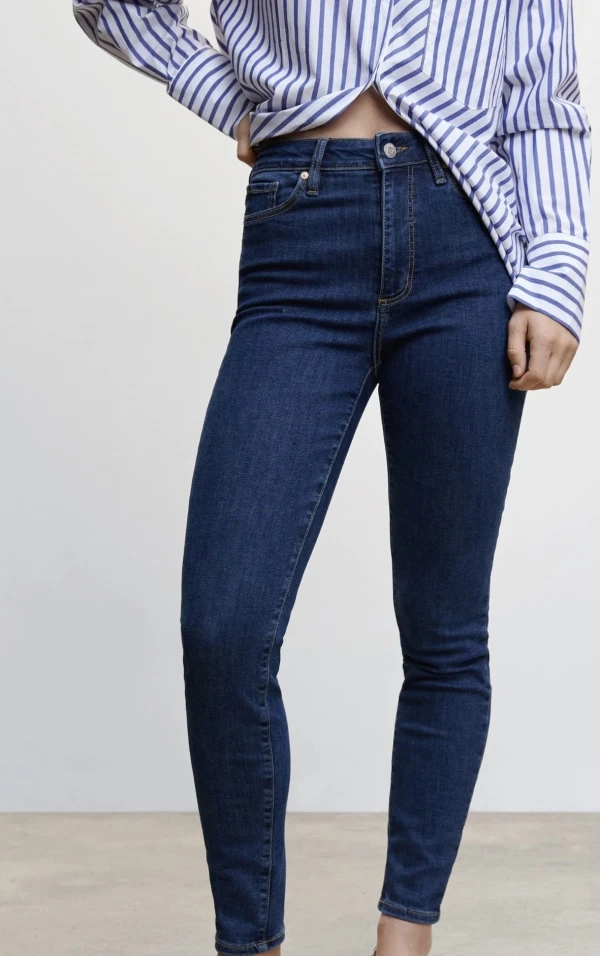 Jeans skinny high rise Mng's foto | Gigi’s Place |  BizneCubano