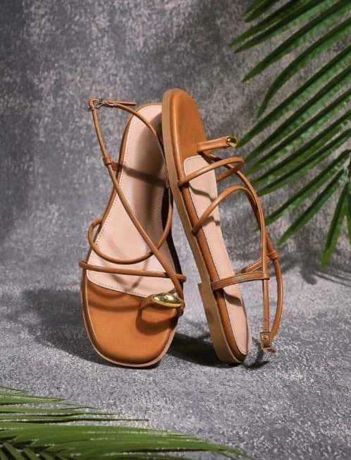 Sandalias con detalle dorado's foto | Gigi’s Place |  BizneCubano