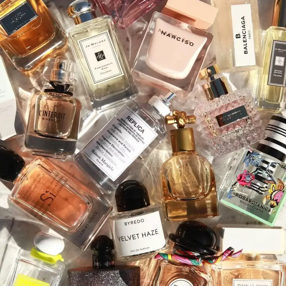 Imagen de PERFUMES Y COLONIAS 