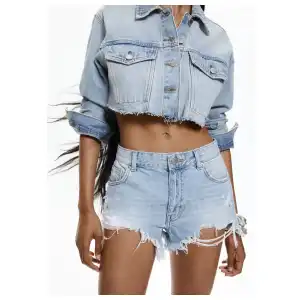 Shorts vaqueros rotos Pull&Bear miniatura 2