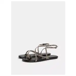 Sandalias animal print Pull&Bear miniatura 2