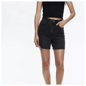 Bermuda negra Pull&Bear miniatura 2