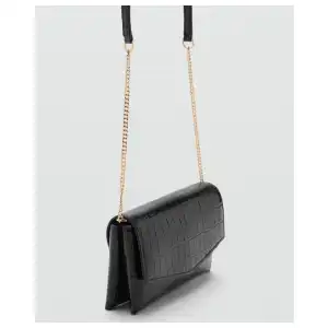 Cartera pequeña solapa textura MNGO miniatura 1