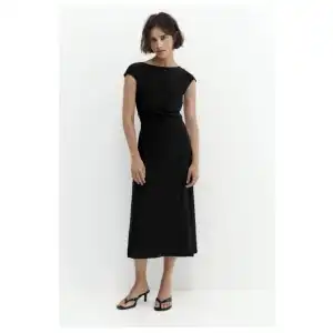 Vestido midi espalda abierta Pull&Bear miniatura 2