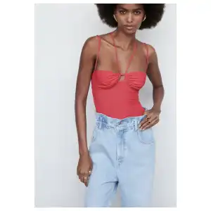 Top al cuello miniatura 1