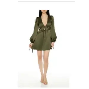 Vestido satinado verde olivo miniatura 1