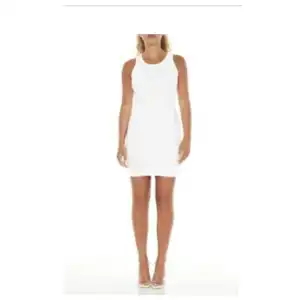 Vestidos cortos estilo camiseta miniatura 3