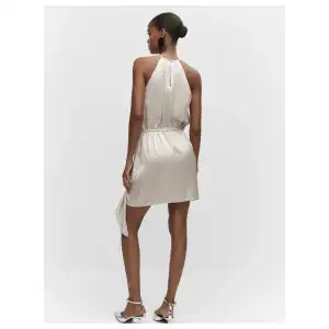 Vestido corto satinado miniatura 3