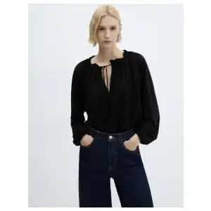 Blusa fluida con mangas miniatura 1