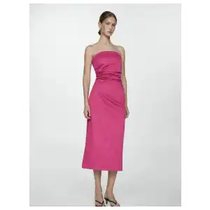 Vestido fucsia strapless Mango miniatura 1