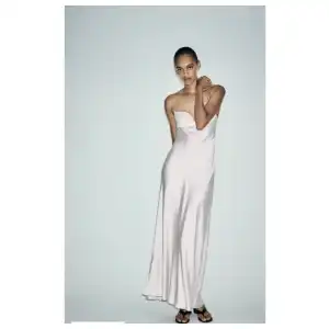 Vestido maxi satinado ZARA miniatura 1
