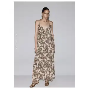 Vestidos con vuelos Lefties miniatura 2